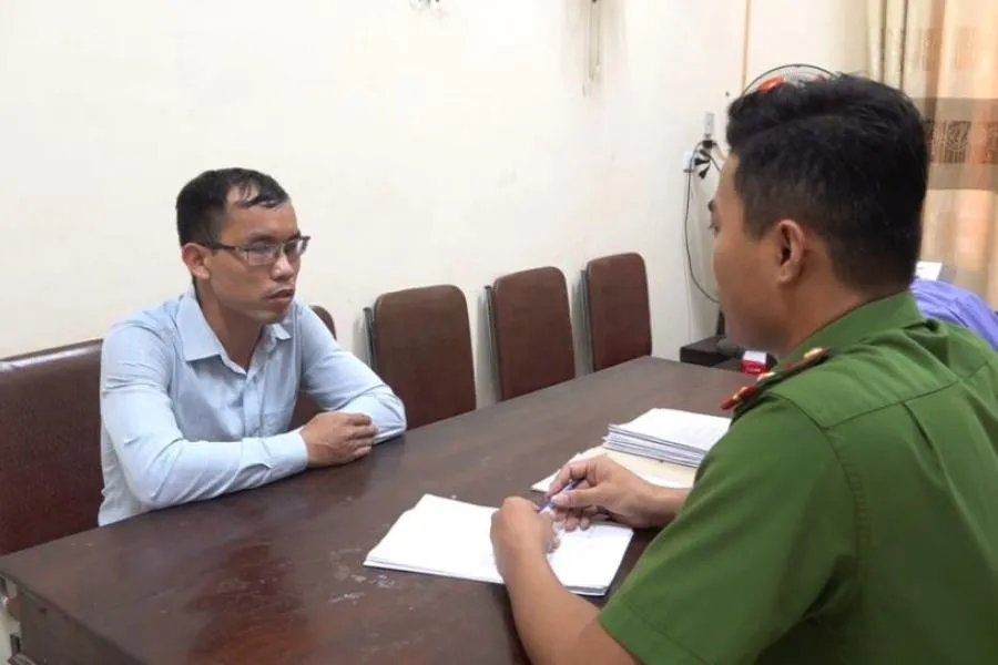 Tài xế Vũ Văn Ba tại cơ quan công an. Ảnh: CA Tài xế Vũ Văn Ba tại cơ quan công an. Ảnh: CA