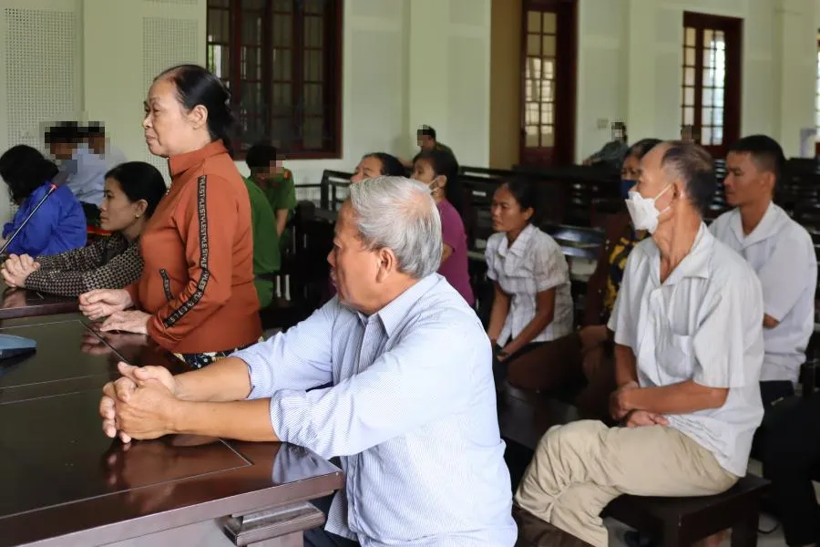 Quang cảnh phiên tòa xét xử bị cáo Lưu. Quang cảnh phiên tòa xét xử bị cáo Lưu.