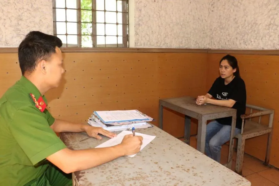 Bị can Cao Thị Thu Hà tại cơ quan công an. Ảnh: CA.