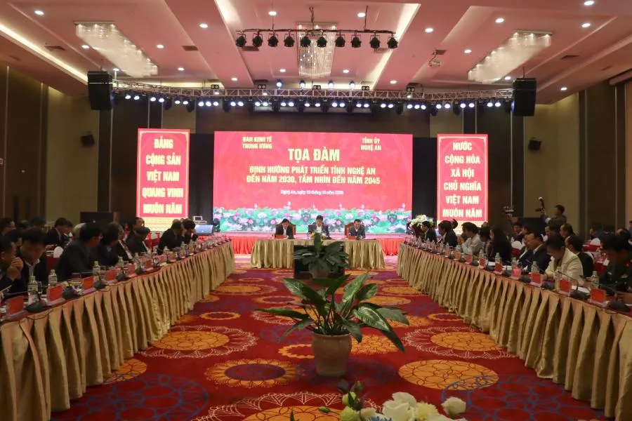 Quang cảnh buổi tọa đàm.