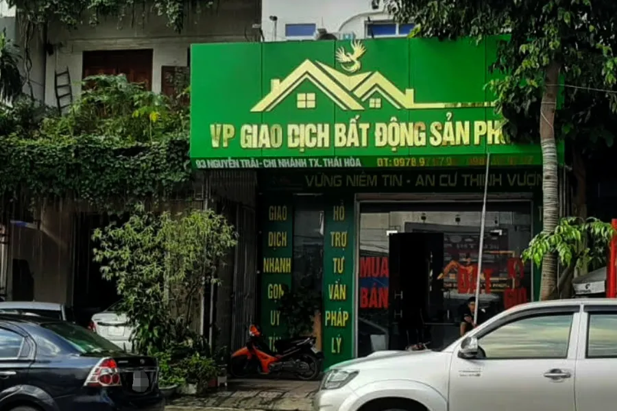 Văn phòng giao dịch bất động sản Phoenix.