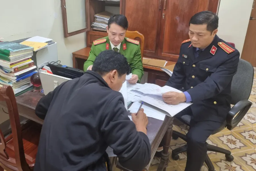 Kiểm sát viên được phân công kiểm sát hỏi cung bị can. Ảnh: VKS. Kiểm sát viên được phân công kiểm sát hỏi cung bị can. Ảnh: VKS.