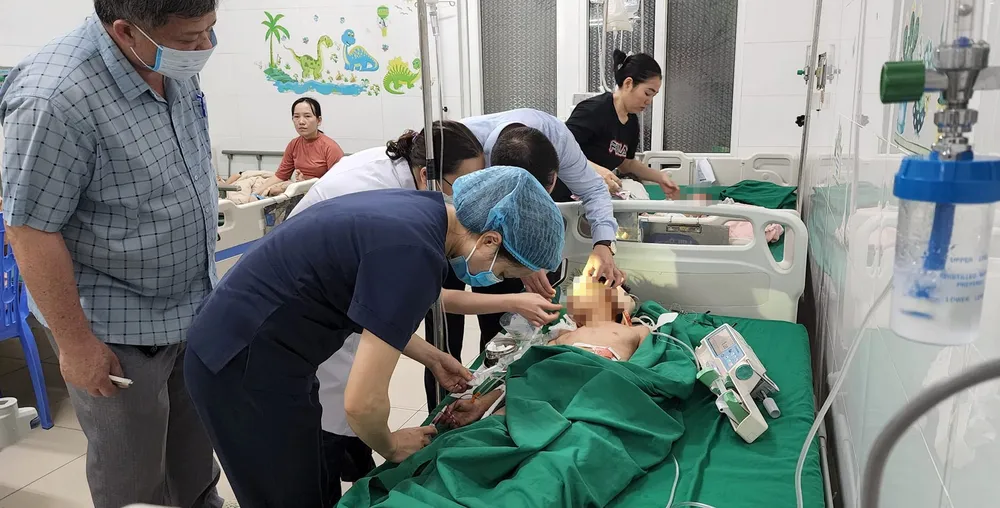 Ngay sau khi xảy ra vụ nổ, các nạn nhân bị thương được cấp cứu tích cực. Ngay sau khi xảy ra vụ nổ, các nạn nhân bị thương được cấp cứu tích cực.