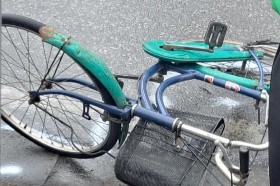 Chiếc xe đạp của nạn nhân trong vụ tai nạn.