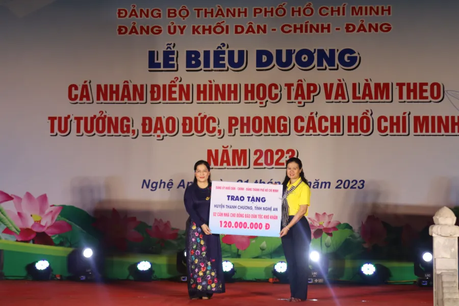 Trao tặng hai căn nhà cho đồng bào dân tộc khó khăn ở huyện Thanh Chương, Nghệ An. Trao tặng hai căn nhà cho đồng bào dân tộc khó khăn ở huyện Thanh Chương, Nghệ An.