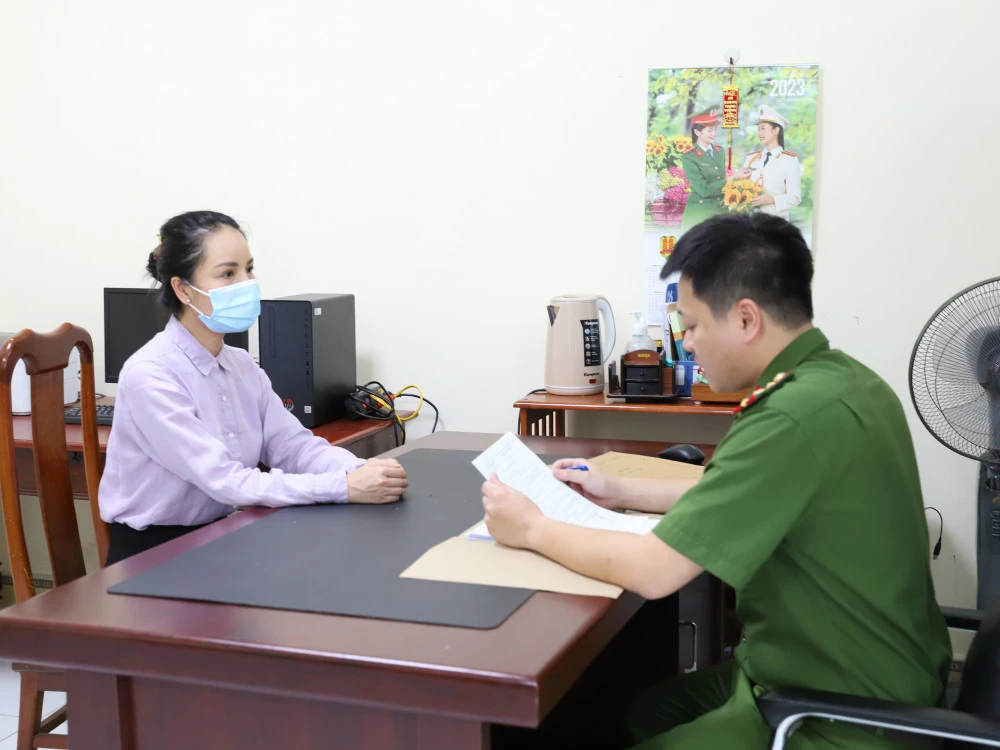 Trần Thị Châu Giang tại cơ quan điều tra. Ảnh: CA.