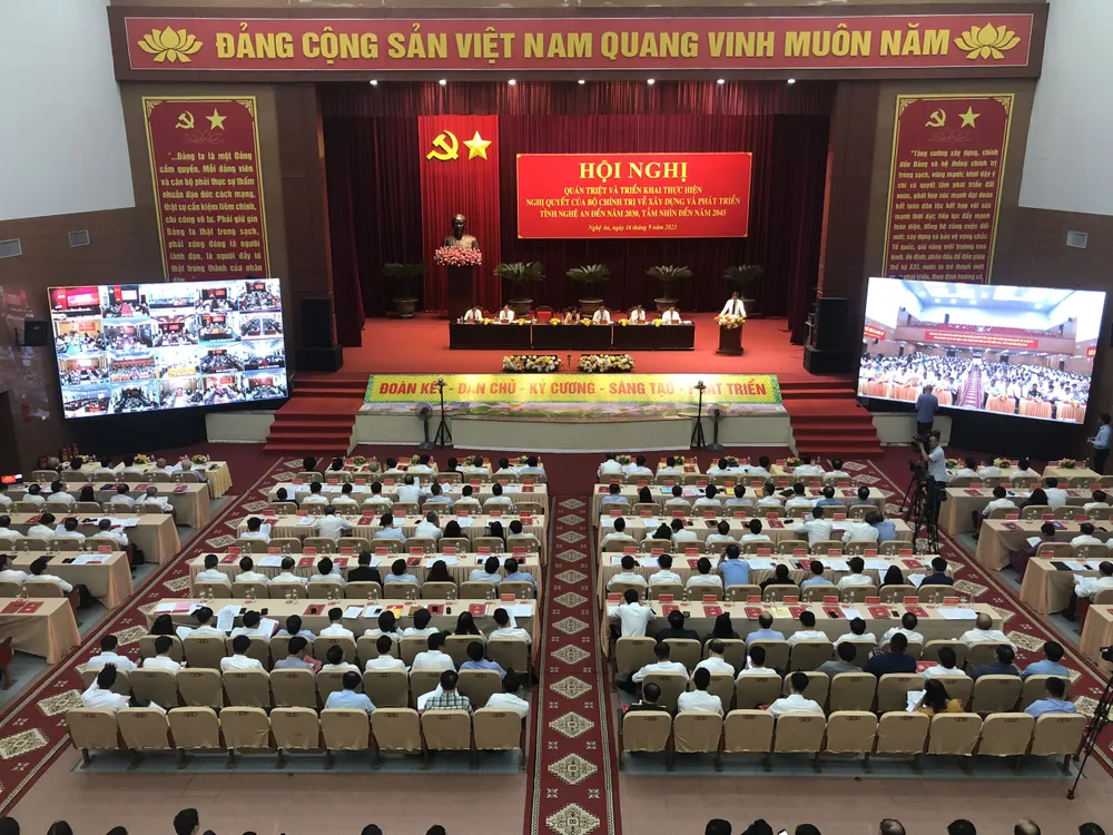 Quang cảnh Hội nghị. hoi-nghi-phat-trien-Nghe-An.jpg