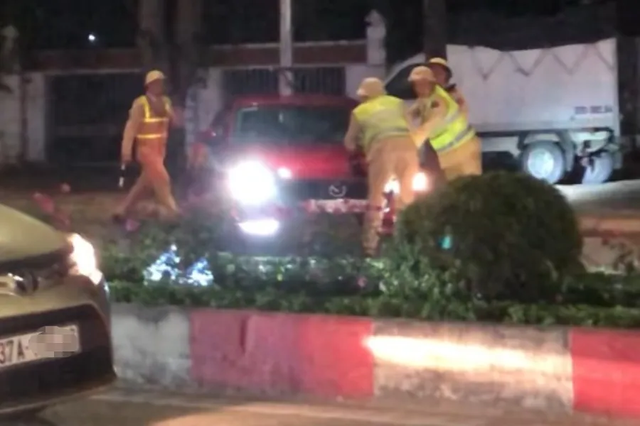 Người quay xe húc CSGT, tránh đo nồng độ cồn khai là thượng úy