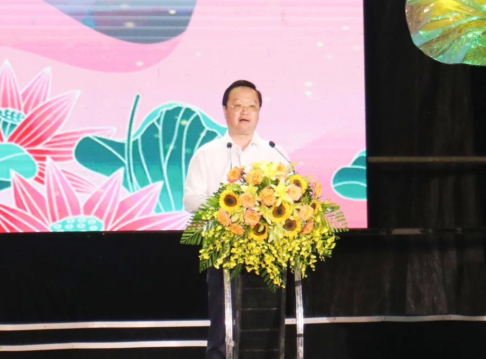 Ông Nguyễn Đức Trung, Phó Bí thư Tỉnh uỷ, Chủ tịch UBND tỉnh Nghệ An, phát biểu tại Lễ khai mạc. Chu-tich-tinh-Nghe-An.jpg