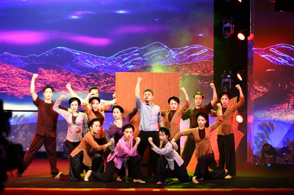 Anh-hung-ly-tu-trong (2).jpg