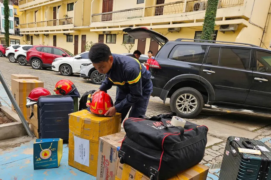 Cán bộ, chiến sĩ sẵn sàng lên đường thực hiện nhiệm vụ cứu nạn, cứu hộ, khắc phục hậu quả, thiệt hại do động đất tại Myanmar.