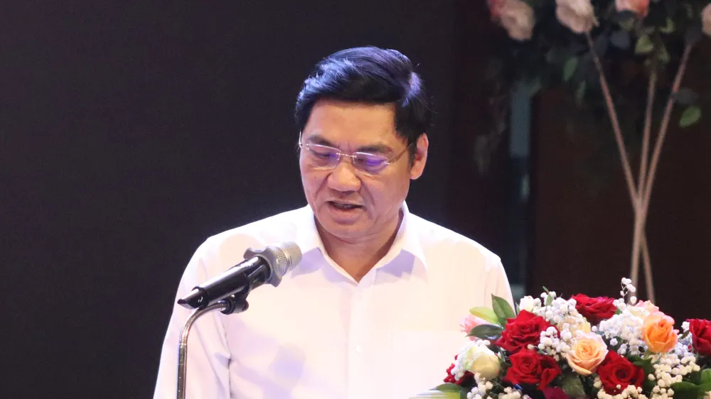 Ông Hoàng Nghĩa Hiếu, Phó Bí thư Thường trực Tỉnh ủy Nghệ An phát biểu tại hội nghị. Hoang-Nghia-Hieu.jpg