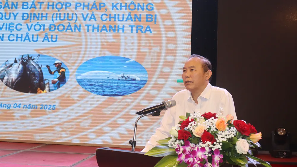 Ông Phùng Đức Tiến, Thứ trưởng Bộ NN&MT, Phó Trưởng Ban Chỉ đạo Quốc gia về IUU phát biểu tại hội nghị. IUU.jpg