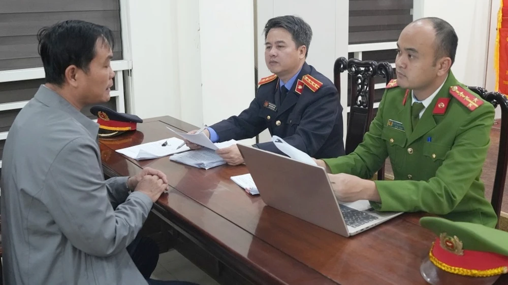 khoi-to-giam-doc (2).jpg