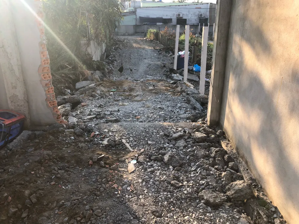 Thi hành án vẫn rối vụ 'cãi lệnh tòa chặn lối đi cả xóm' ảnh 2 Thi hành án vẫn rối vụ 'cãi lệnh tòa chặn lối đi cả xóm' ảnh 2