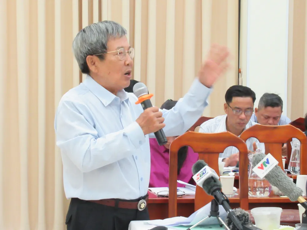 Luật gia Nguyễn Thanh Bình phát biểu tại hội nghị. Ảnh: YC