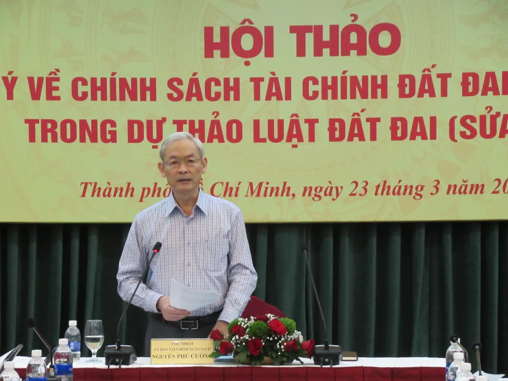 Hội thảo do ông Nguyễn Phú Cường (Chủ nhiệm Ủy ban Tài chính, Ngân sách Quốc hội) chủ trì. Ảnh: YC