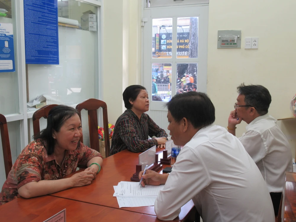 phien-toa-gia-dinh-tu-van-cho-nguoi-dan (1).JPG