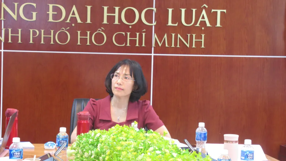 Hội thảo do PGS.TS Nguyễn Thị Phương Hoa (Trưởng Khoa Luật Hình sự) chủ trì. Ảnh: YC tội khiêu dâm trẻ em