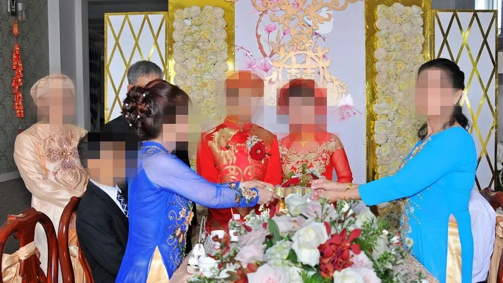 Tấm hình cưới cho 5 cây vàng 5-cay-vang.jpg