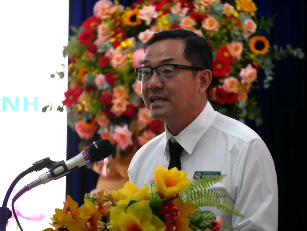 Ông Lê Thuần Phong (Chánh án TAND quận 7) tại hội thảo. Ảnh: TRẦN LINH de-xuat-an-le-ban-a phong-phat-bieu.jpg