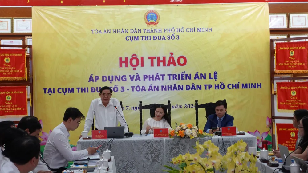 Ban chủ trì hội thảo. Ảnh: TRẦN LINH de-xuat-an-le-ban-chu-tri.jpg