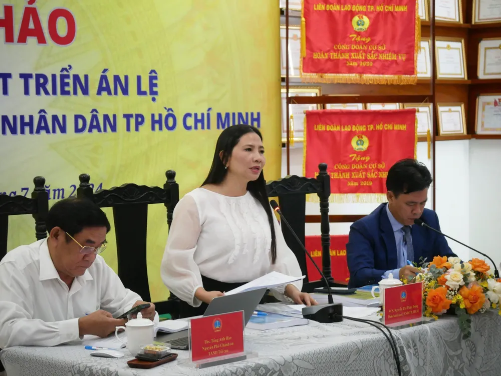 Ban chủ trì hội thảo. Ảnh: YC tham-o-tai-san-ban-chu-toa.jpg