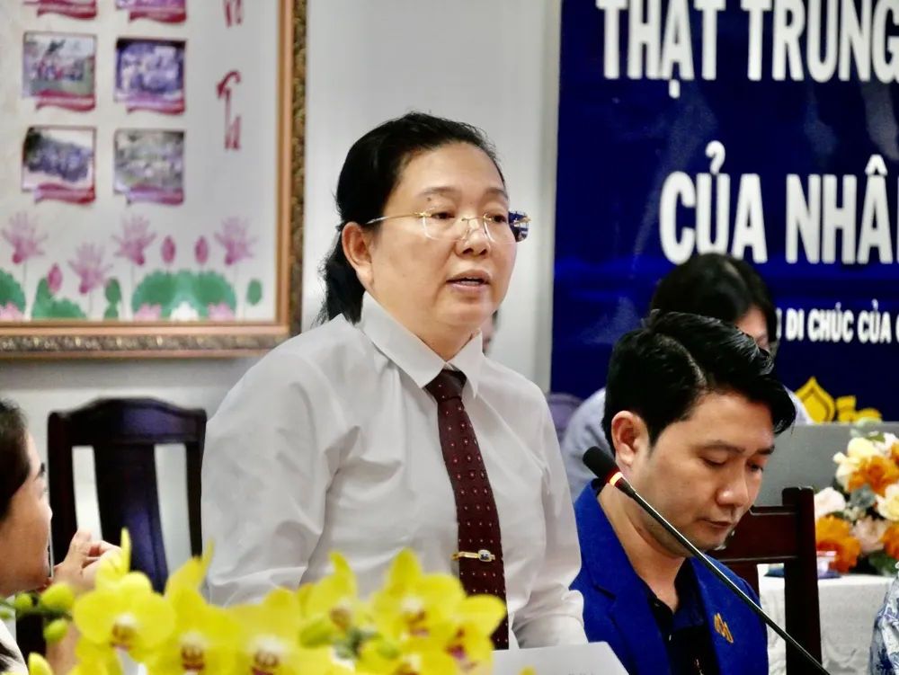 Đại diện TAND quận 7 thuyết minh đề xuất tại hội thảo. Ảnh: TRẦN LINH nha-chung-cu.jpg