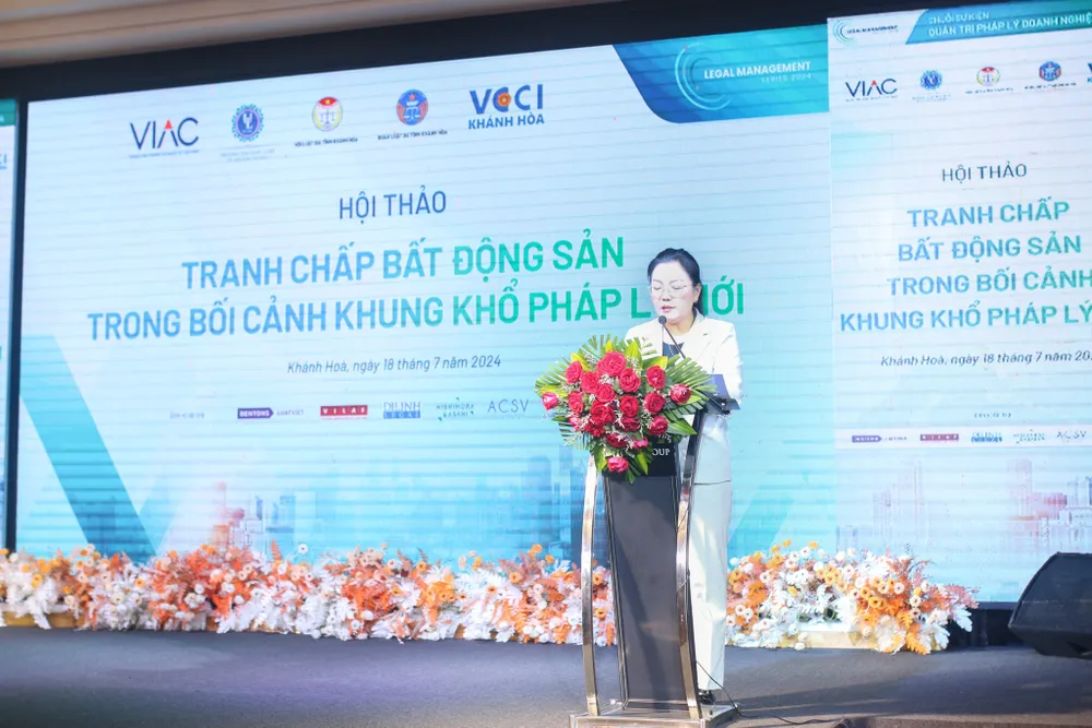 Bà Phạm Thị Xuân Trang (Phó Chủ tịch HĐND Khánh Hòa) phát biểu tại hội thảo. Ảnh: NP bat-dong-san-1.jpg