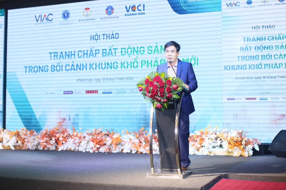TS Lê Trường Sơn (Hiệu trưởng Trường ĐH Luật TP.HCM) phát biểu tại hội thảo. Ảnh: NP bat-dong-san-TS son.jpg