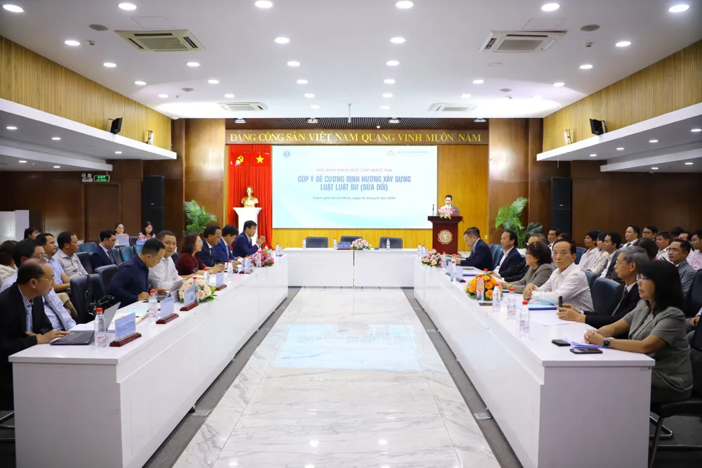 Quang cảnh hội thảo. Ảnh: YC ban-linh-chinh-tri-quang canh.jpg