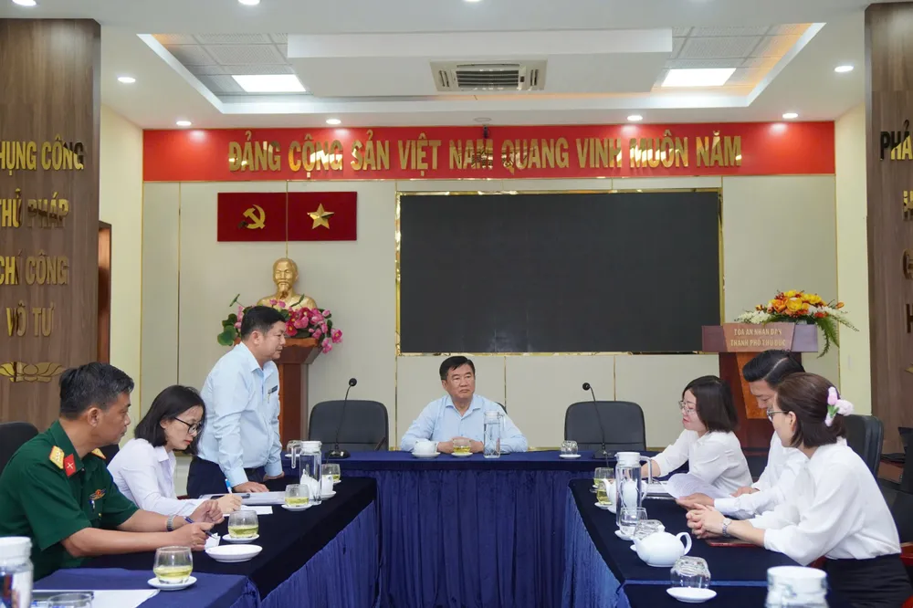 Đoàn kiểm tra trực tiếp tại TAND TP. Thủ Đức. Ảnh: YC tro-giup-phap-ly-dat-tòa án thủ đức.jpg