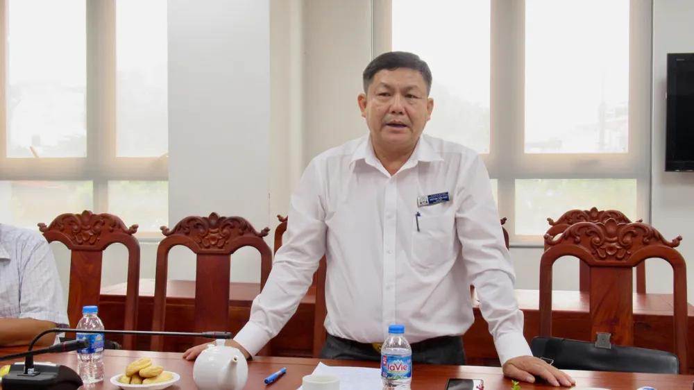 Ông Huỳnh Tấn Đạt (Giám đốc Trung tâm TGPL Nhà nước TP.HCM) phát biểu tại buổi kiểm tra. Ảnh: YC tro-giup-phap-ly-huynh-tan-dat.jpg
