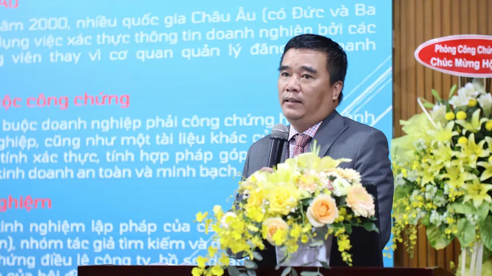TS Phan Hoài Nam (Phó Trưởng khoa Luật Quốc tế, Trường ĐH Luật TP.HCM) trình bày tham luận tại hội thảo. Ảnh: UL thanh-lap-doanh-nghiep-ts Nam.jpg