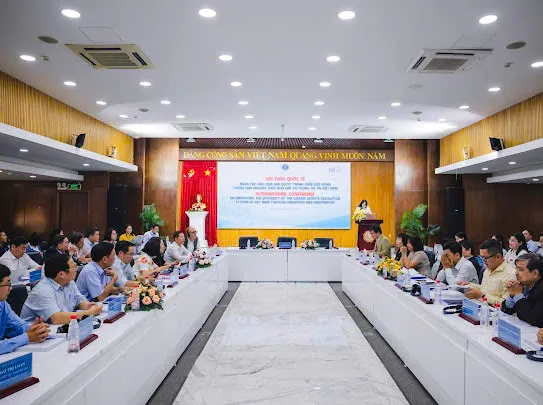 Quang cảnh hội thảo. Ảnh: YC tranh-chap-lao-dong-QC.jpg