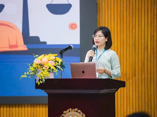 ThS Nguyễn Thị Thúy (Trường ĐH Luật TP.HCM) trình bày tại hội thảo. Ảnh: UL tranh-chap-lao-dong-thuy.jpg