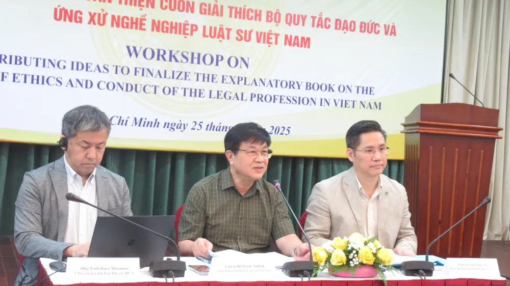 Ban chủ trì hội thảo. Ảnh: YC luat-su-VN-ban-chu-tri.JPG