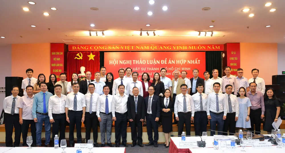 doan-luat-su-3 đoan.jpg