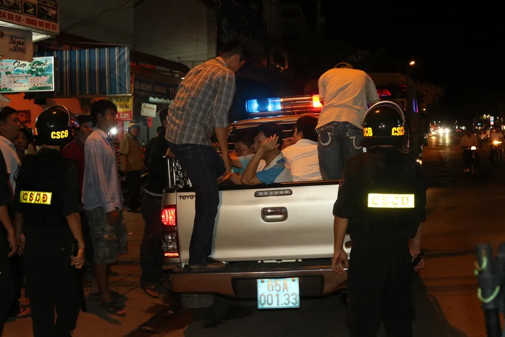 Triệt phá ổ cá độ bóng đá ở quán cà phê ảnh 4 Triệt phá ổ cá độ bóng đá ở quán cà phê ảnh 4