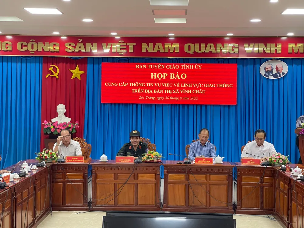 Buổi họp báo chiều 30-9 thu hút nhiều sự chú ý vì dư luận vì cần những câu trả lời thẳng thắn từ Công an Sóc Trăng. Ảnh: Châu Anh