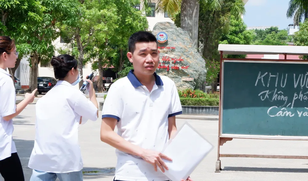 Thí sinh Hoàng Huy Tiến cho biết tâm lý rất thoải mái khi bước vào Kỳ thi THPT. Ảnh: ĐT Thí sinh Hoàng Huy Tiến cho biết tâm lý rất thoải mái khi bước vào Kỳ thi THPT. Ảnh: ĐT