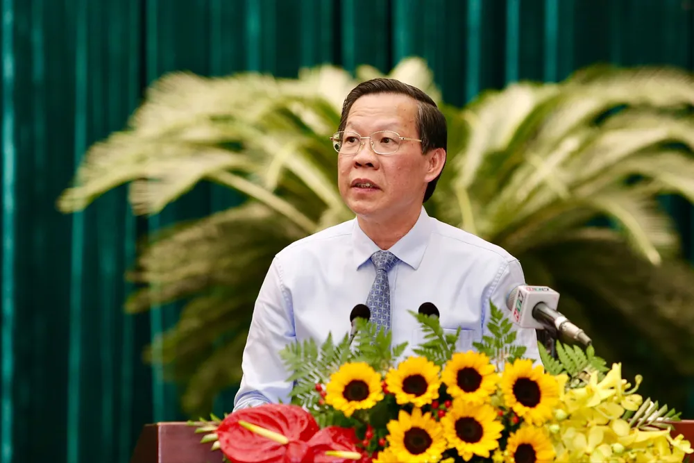 Chủ tịch UBND TP.HCM Phan Văn Mãi trả lời chất vấn