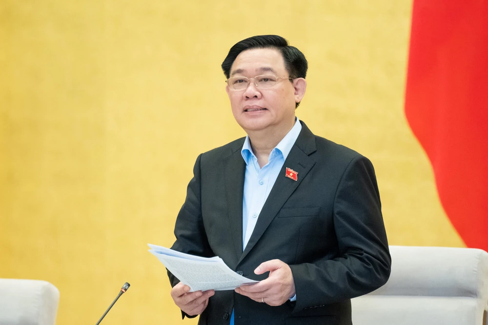 Phát biểu tại phiên khai mạc phiên họp thứ 31 của Ủy ban Thường vụ Quốc hội, Chủ tịch Quốc hội Vương Đình Huệ cho hay phiên họp sẽ xem xét, cho ý kiến và quyết định nhiều nội dung quan trọng. Ảnh: PHẠM THẮNG bo-truong-bo-ngoai-giao-lan-dau-dang-dan-tra-loi-chat-van-chu tich-vuong-dinh-hue.jpg