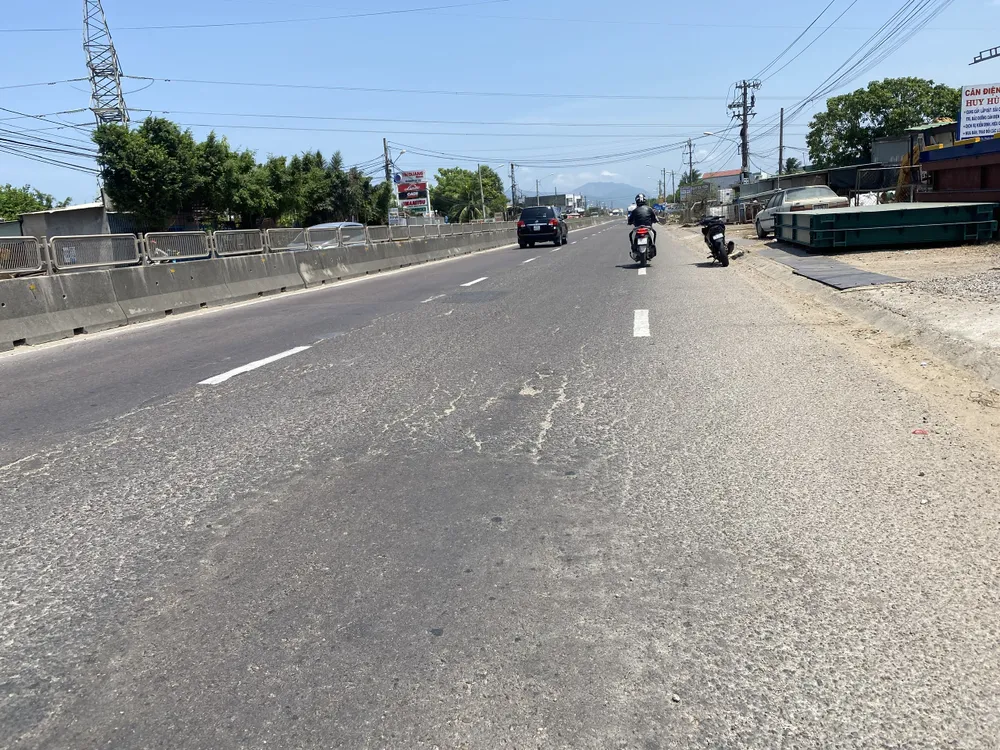 Chi sai 5,3 tỉ đồng đền bù giải phóng mặt bằng, hơn sáu năm nay, UBND huyện Phù Mỹ, tỉnh Bình Định vẫn chưa thu hồi được.