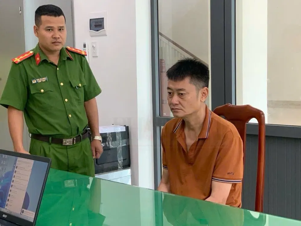Lê Phạm Bình, Giám đốc Chi nhánh Văn phòng đăng ký đất đai huyện Ea Súp bị bắt giam để điều tra tội nhận hối lộ. nhan-tien-can-bo-dia-chinh-xa.jpg