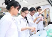 Học trò biến bã mía thành giấy ảnh 3 Khởi nghiệp từ vỏ sầu riêng, hạt bơ, bưởi non…
