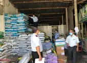 Tiền mới, tiền hổ mạ vàng… vào mùa tết ảnh 2 Tiền Giang lại phát hiện nhiều mẫu phân bón giả