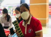 Người Sài Gòn nương nhau qua mùa dịch ảnh 3 Nữ chủ nhà trọ cho công nhân nợ vô thời hạn