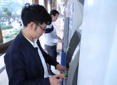 Doanh nghiệp xoay xở kìm giá tăng cao ảnh 2 Khách hàng mòn mỏi chờ giảm phí tin nhắn ngân hàng
