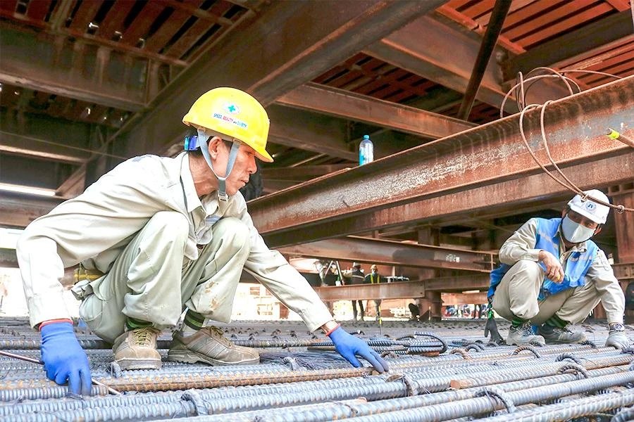 Việc duy trì triển khai xây dựng dự án ở thời điểm này không dễ dàng đối với các doanh nghiệp. Ảnh minh họa: NGUYỆT NHI